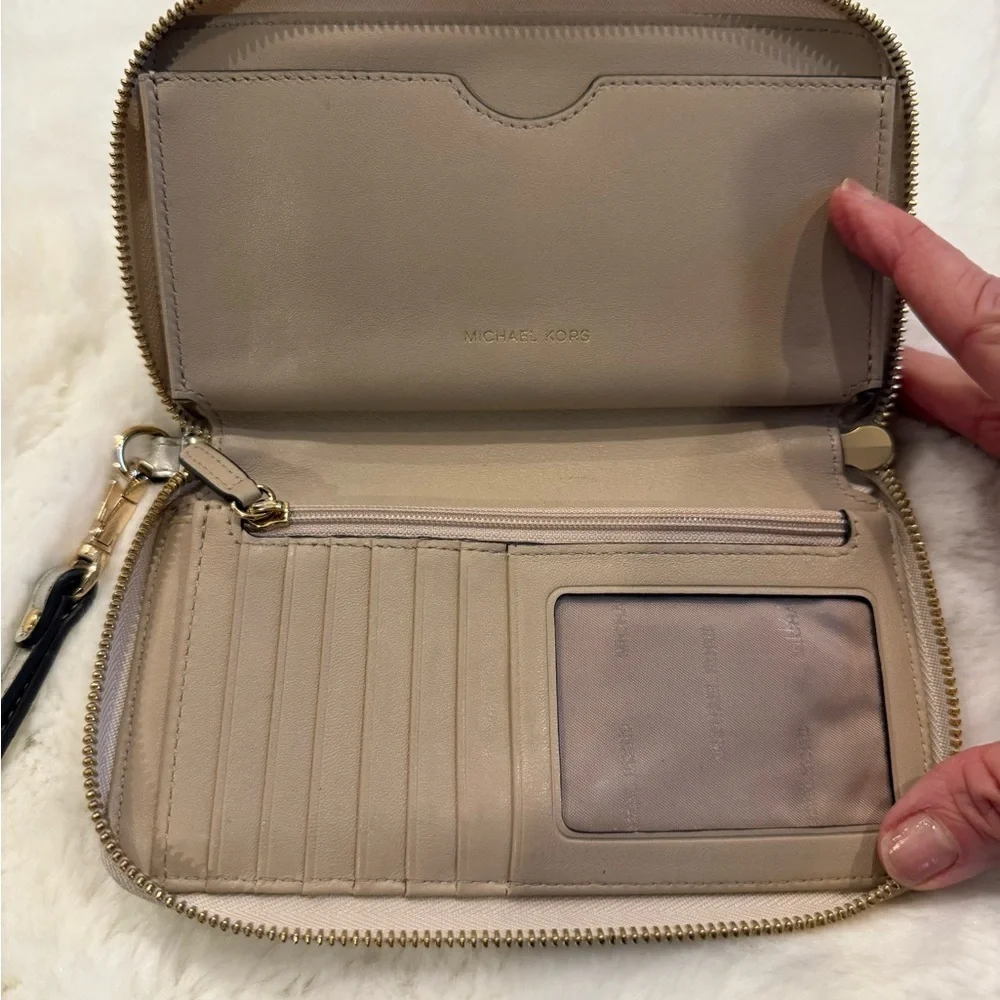 Michael Kors Gold Quilted Continental Wristlet Wallet Jet Set 🎄